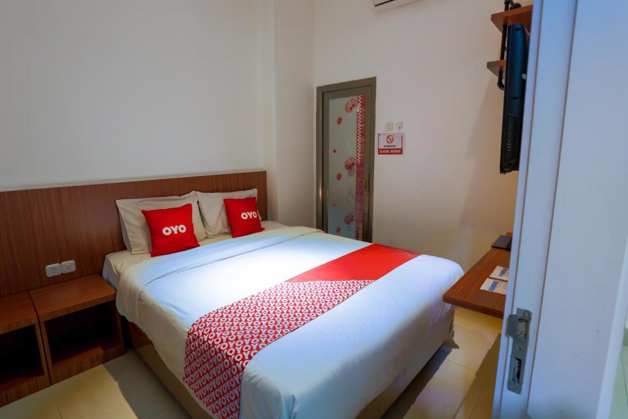 Super Oyo 3109 Point Inn Jakarta Exterior photo