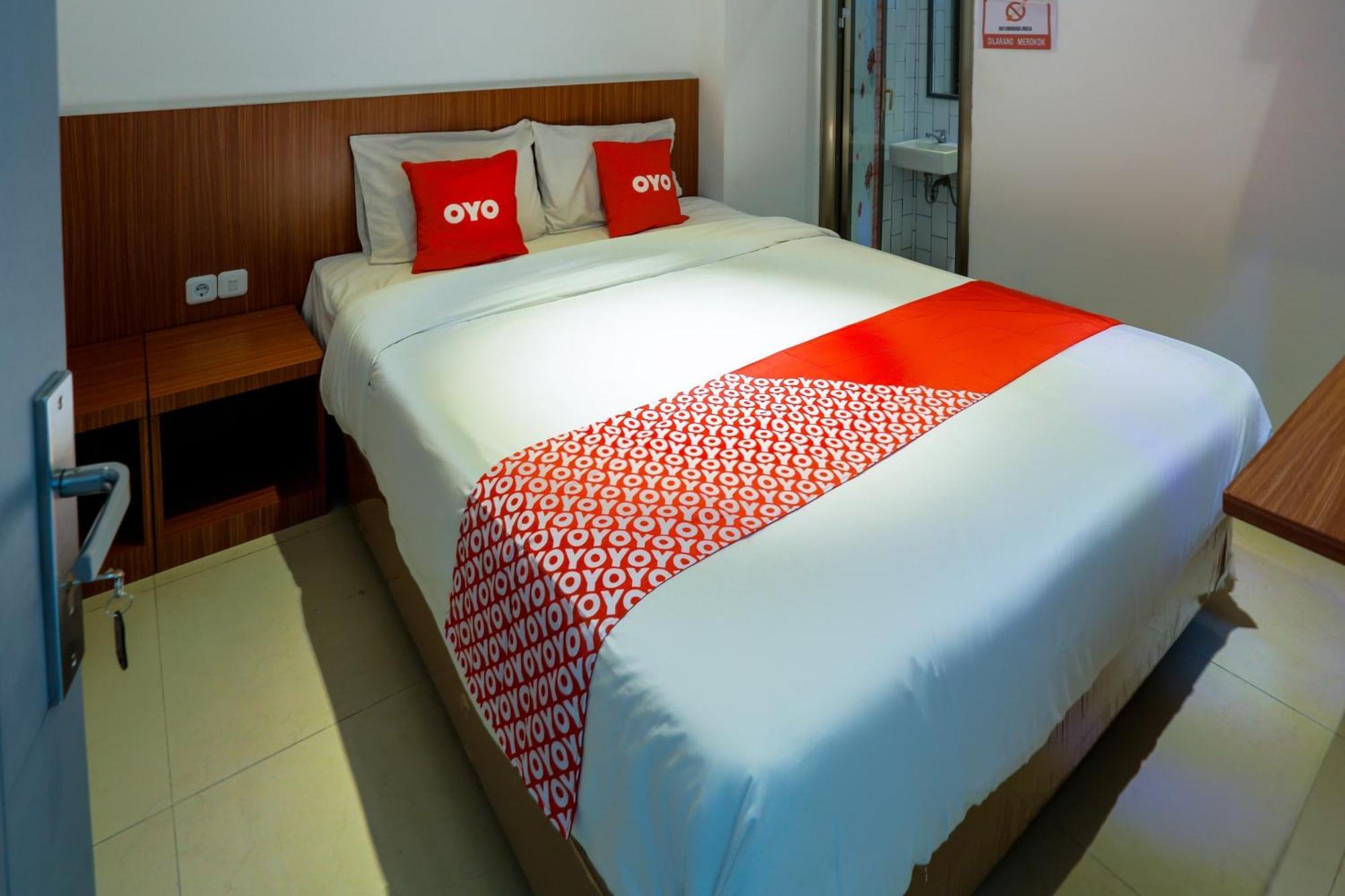 Super Oyo 3109 Point Inn Jakarta Exterior photo