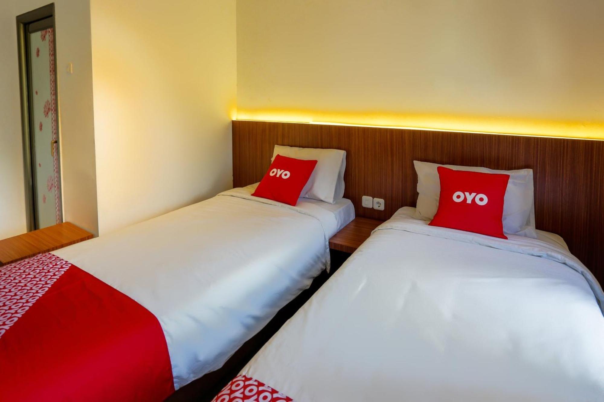 Super Oyo 3109 Point Inn Jakarta Exterior photo