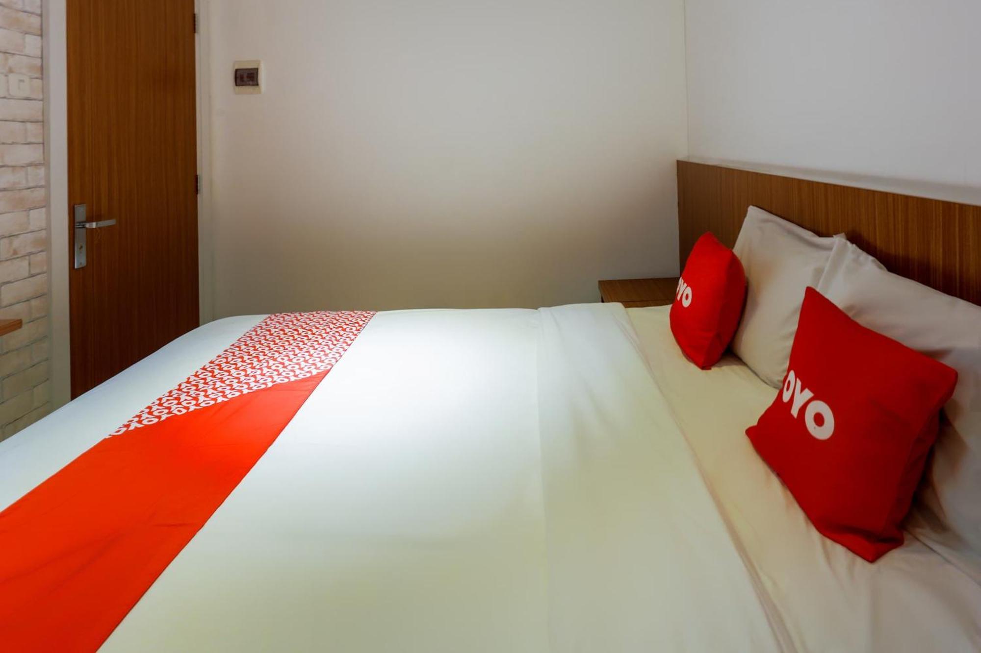 Super Oyo 3109 Point Inn Jakarta Exterior photo