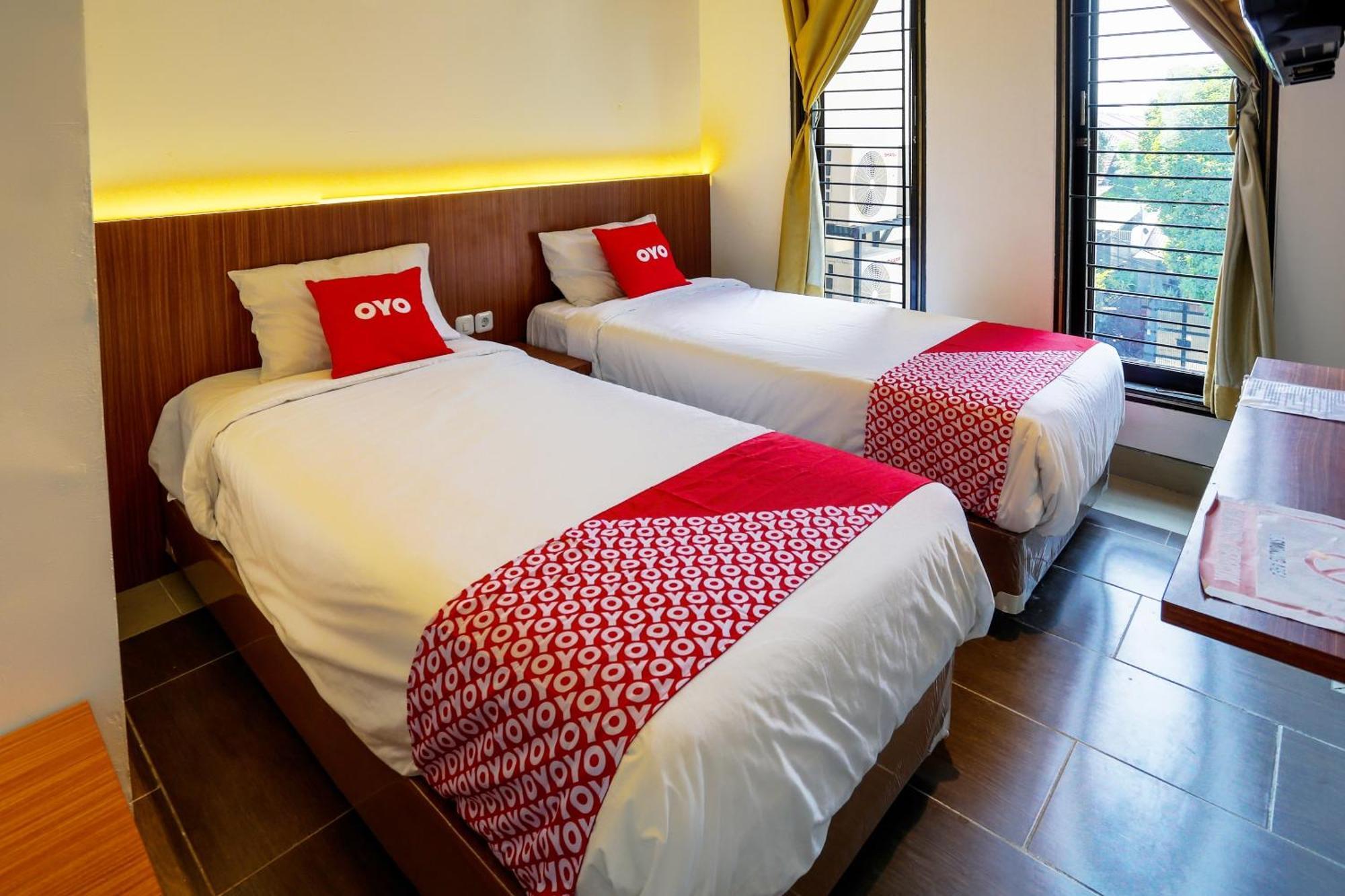 Super Oyo 3109 Point Inn Jakarta Exterior photo